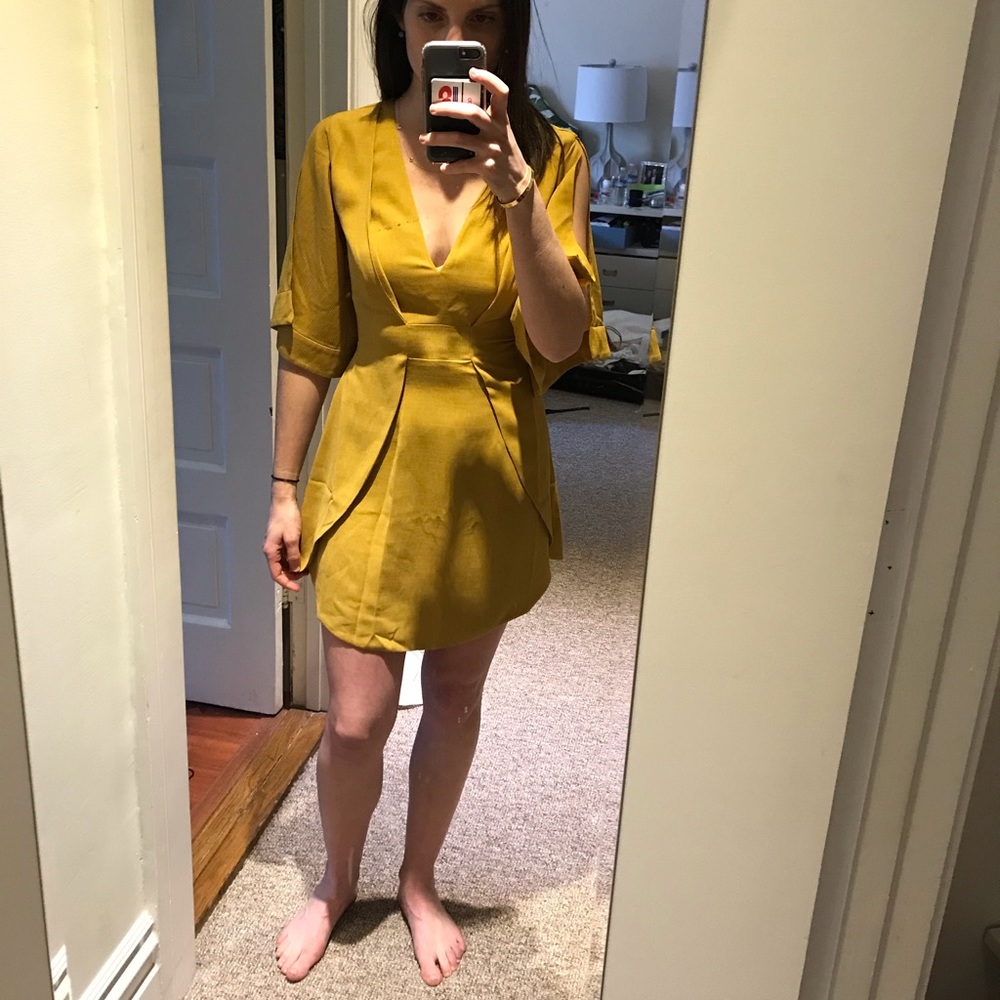 NWT C/MEO Collective Got Me Faded Gold Dress XXS